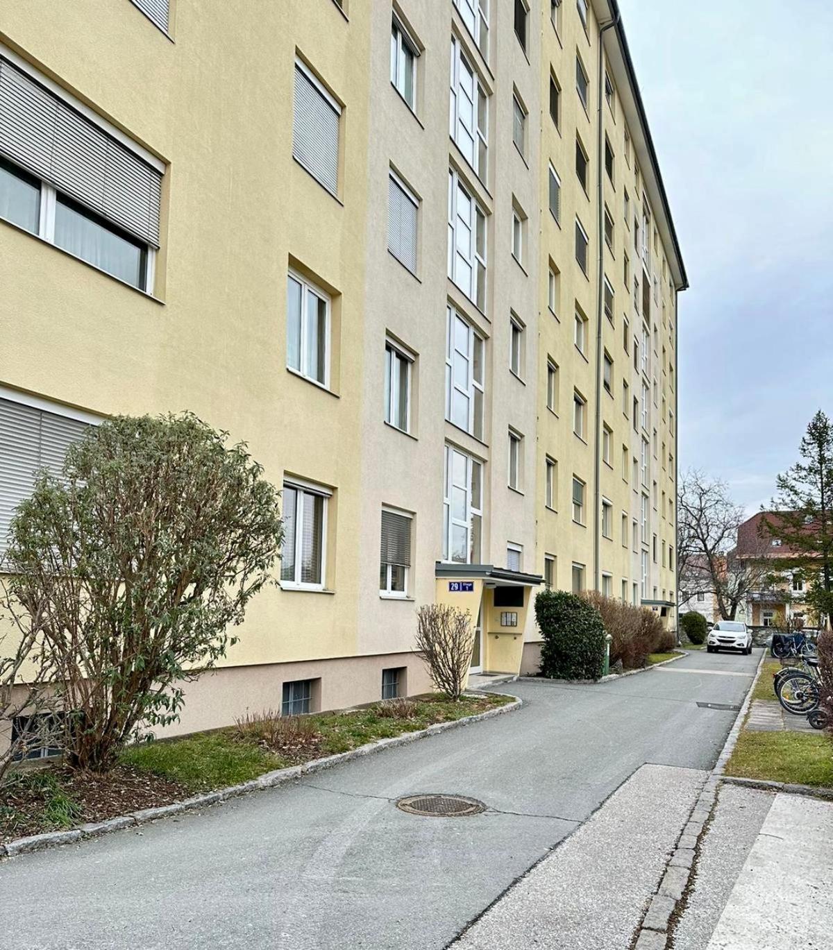 Appartamento Bamo Studio - City Living Arkaden Klagenfurt am Woerthersee Esterno foto